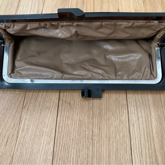 Vintage early 70s Leather Tortoise Shell framed clutch. Brown. Made in Italy - Picture 6 of 12